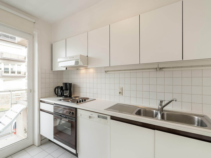Private kitchen 5, Apartment in Knoke Near the Beach, West-Vlaanderen