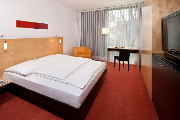 Bedroom 2, INNSiDE by Meliá Düsseldorf Seestern, Düsseldorf