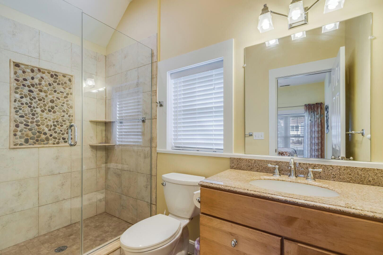 Bathroom 4, Delaware Avenue 34B, Sussex
