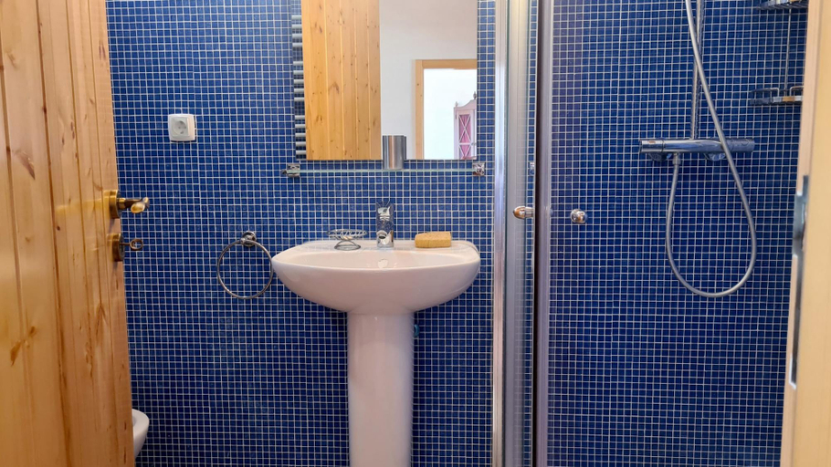 Bathroom 3, Albufeira Beach Cliffs House by Rentals in Algarve, Albufeira