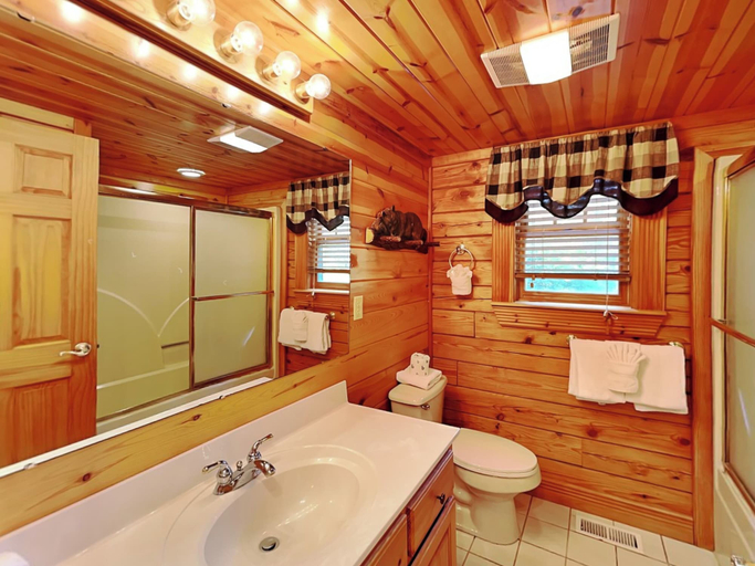Bathroom 4, Return To Me, Sevier