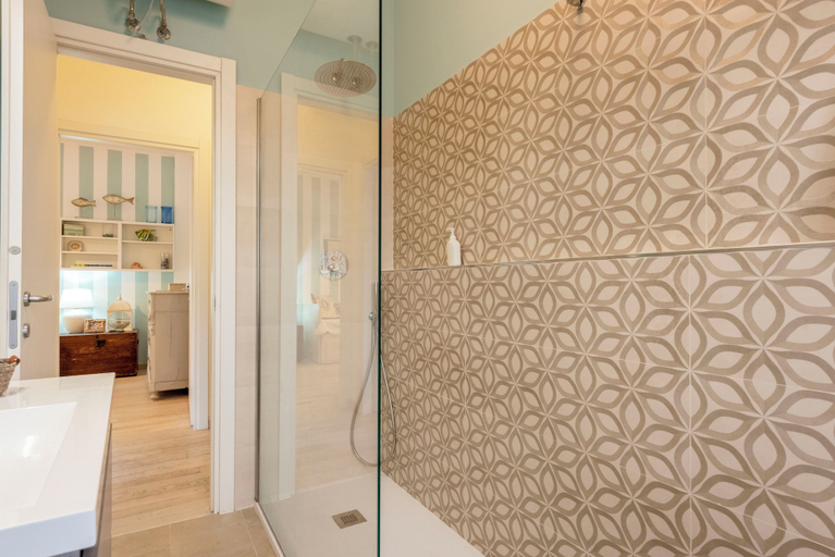 Bathroom 4, Stylish flat balcony near Rapallo Castle, Genova