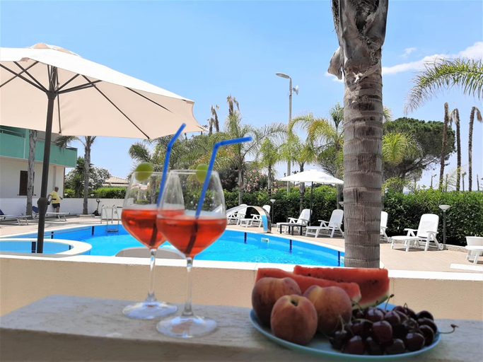 Pool 3, Apartment in Sicily Near Beach & Pool, Ragusa