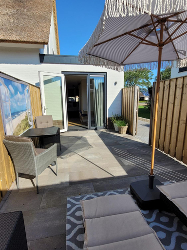 Others 2, Luxe kamer Langendam 48 met prive terras, Veere