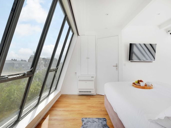 Bedroom 2, Exceptional triplex with terrace - Montmartre, Paris