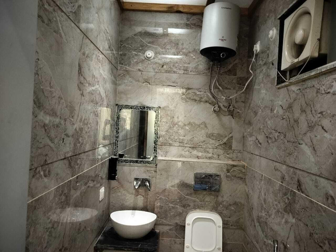 Bathroom 4, Shri Balaji Dham Hotel, Mathura