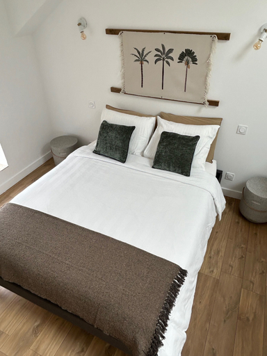 Bedroom 4, Five & You, Landes
