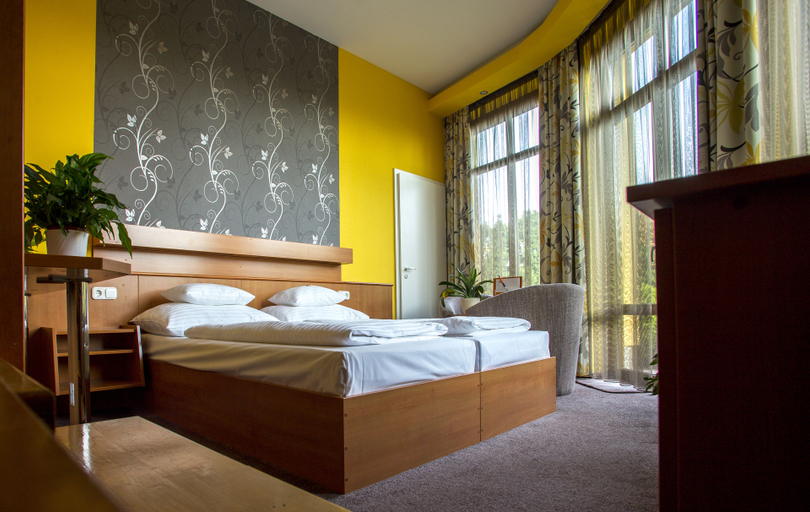 Bedroom 3, Hotel Mayer Alsoörs, Balatonalmádi