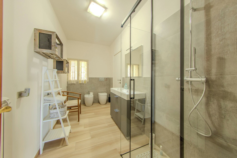Bathroom, Villa Maddalena, Salerno