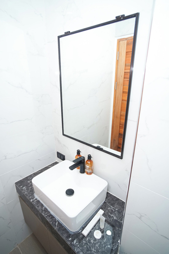 Bathroom 4, Gonzales Hotel, Cauayan City