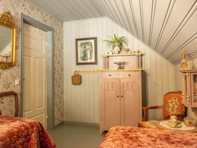 Bedroom 2, Villa Solvorn, Luster