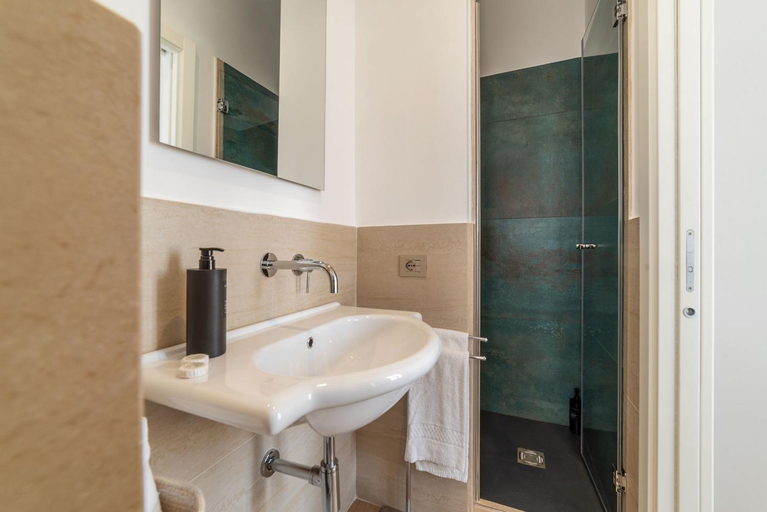 Bathroom 3, JOIVY Cavour 238, Rome