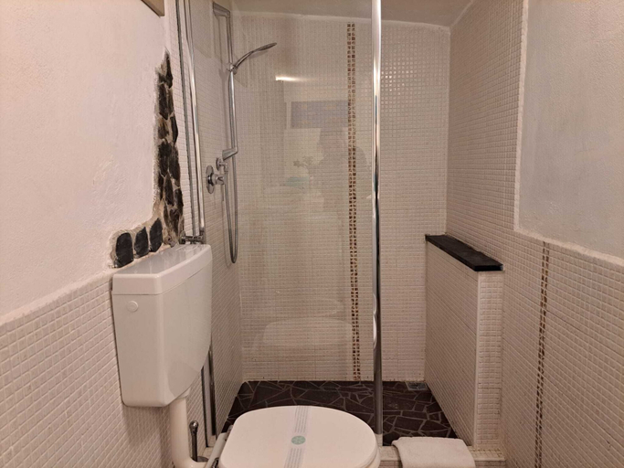 Bathroom 3, L'angolo di Camogli, Genova