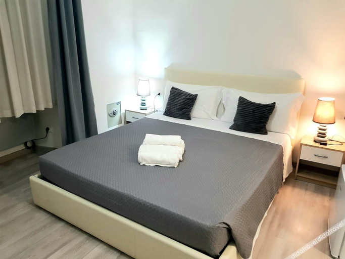 Bedroom 2, The Shelter in Rome, Rome