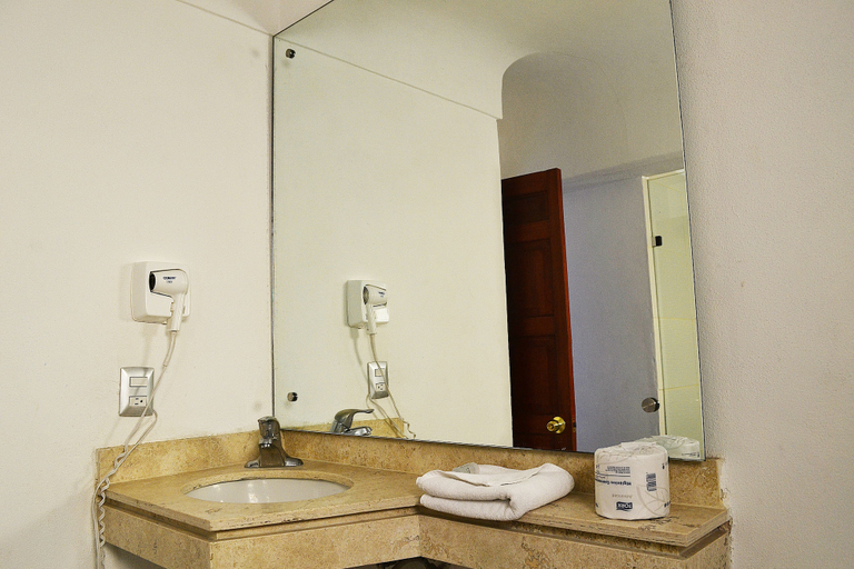 Bathroom 4, Hotel Campestre Inn, León
