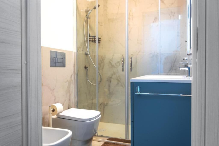 Bathroom 4, Borgo 84 La Perla Marzamemi, Syracuse