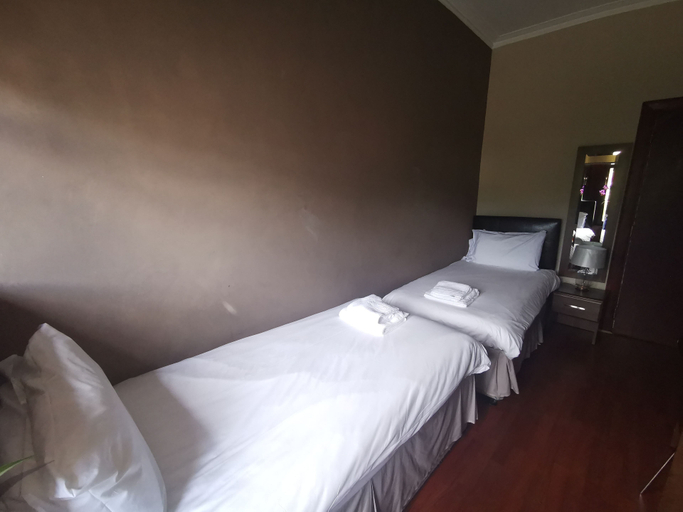 Bedroom 2, Fullarton Park Hotel, Glasgow
