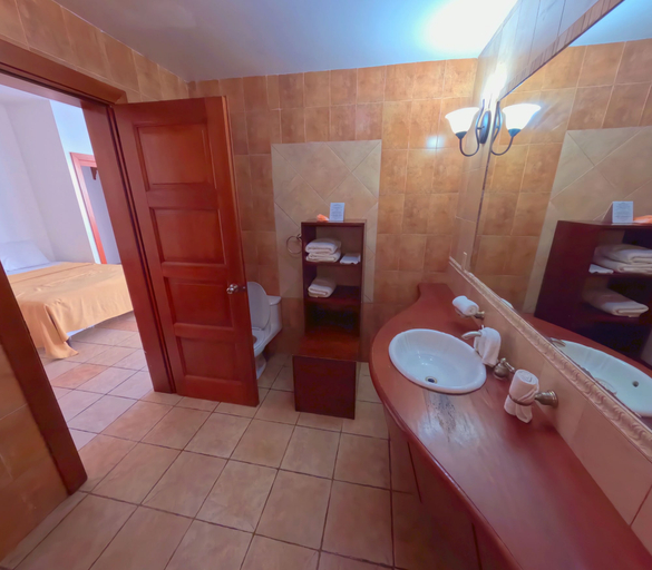 Bathroom 4, West Bay Colonial, Roatán