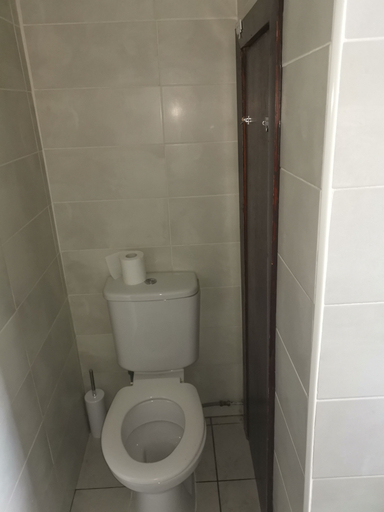 Bathroom 3, Fullarton Park Hotel, Glasgow