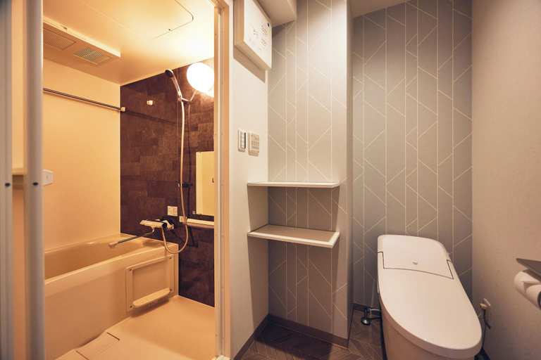 Bathroom 3, MONTANA WING YEBISU, Osaka