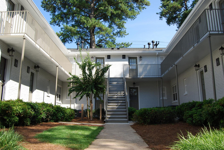 Exterior 5, B1bl Cute Condo Walkable to Midtown 1 Block From Marta, Atlanta