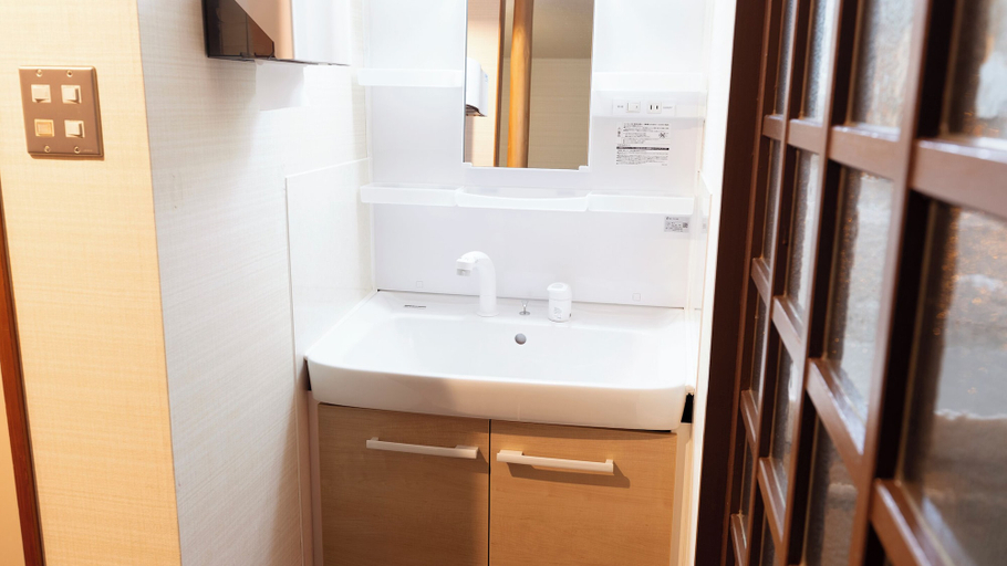 Bathroom 11