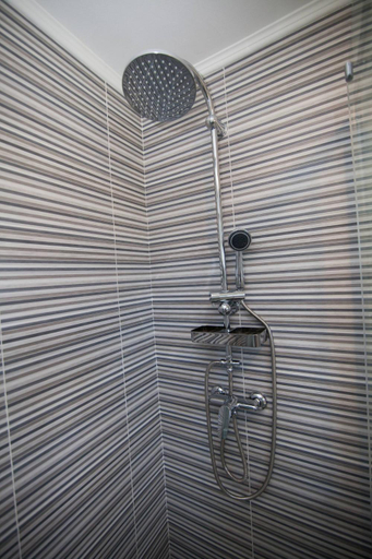 Bathroom 2, House Stefi, Pula