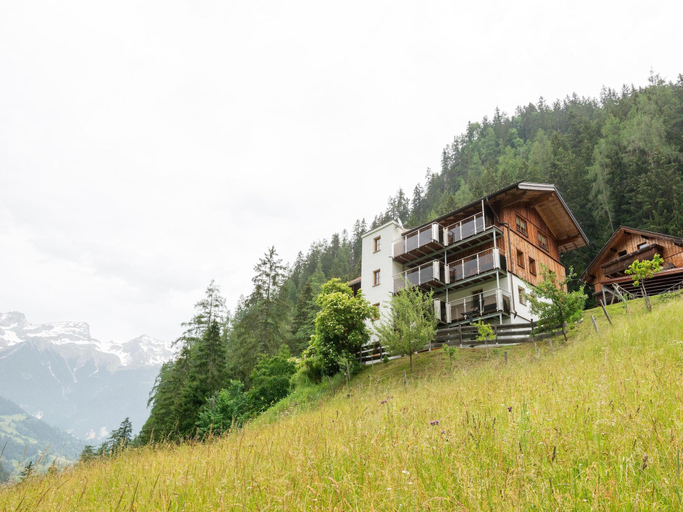 Others 3, Farmhouse in Tobadill with Mountain Views, Landeck