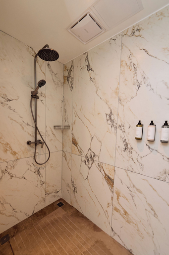 Bathroom, Guo Mao San Li Tun Apartment, Beijing