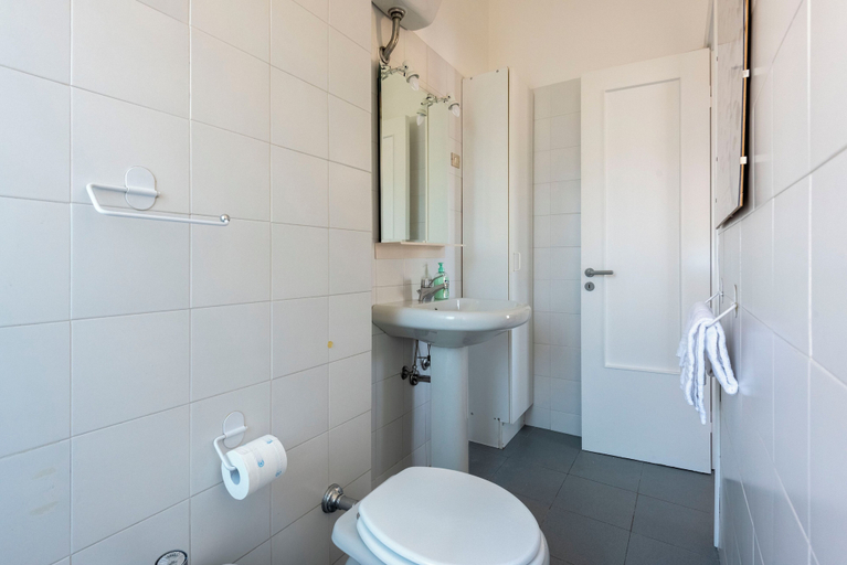 Bathroom 3, Cosy flat with terrace, Genova