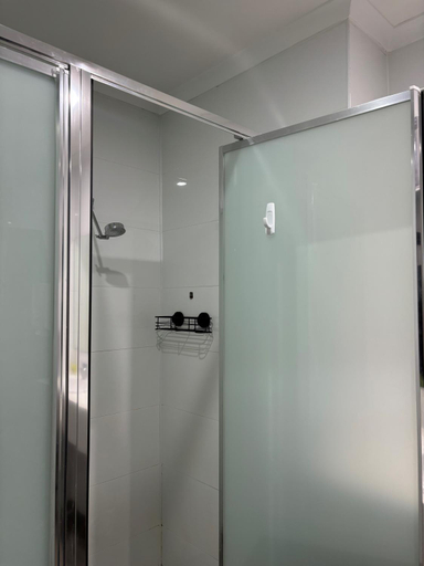 Bathroom 4, St. Kilda Accommodation, Melbourne