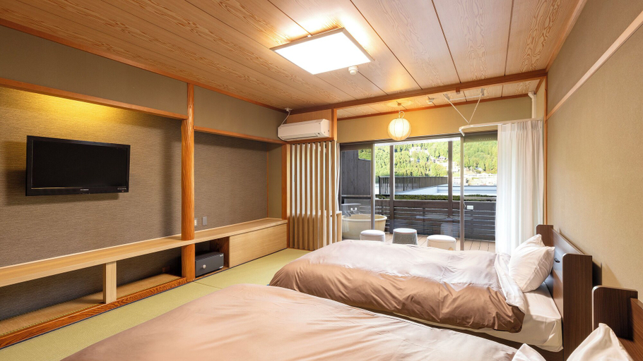 Bedroom 13