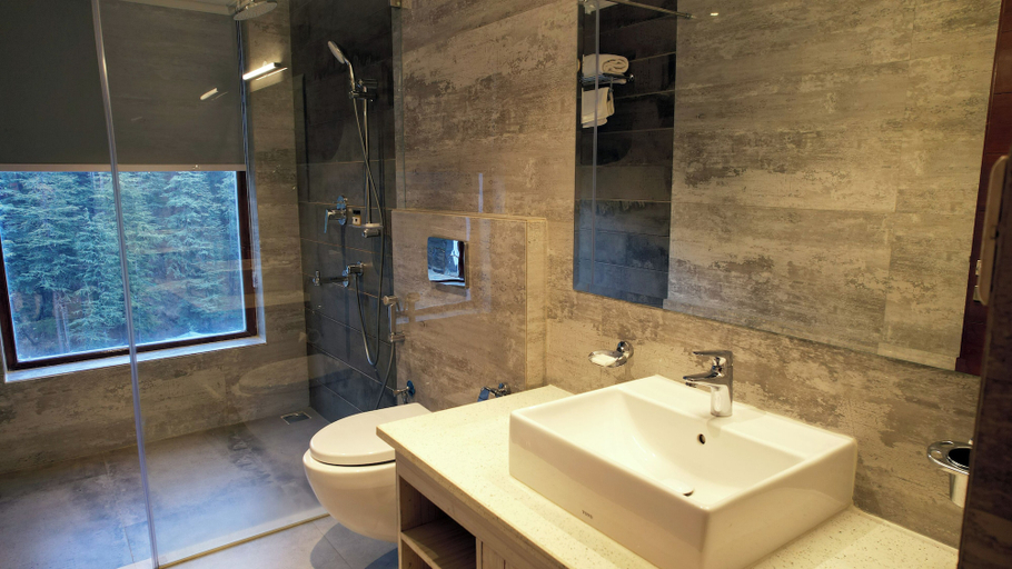 Bathroom 4, The Jungle Mountain Retreat, Shimla
