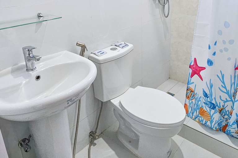 Bathroom 3, Crystal Shore Beach Resort powered by Cocotel, Morong