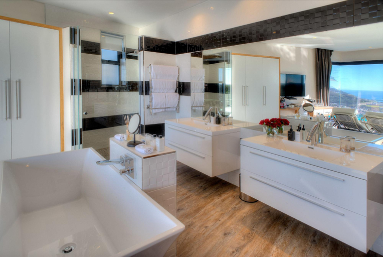 Bathroom 5, Sea Star Rocks, City of Cape Town