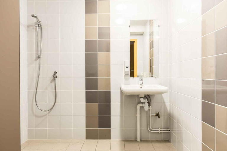 Bathroom 2, Centre International de Sejour, Mayenne