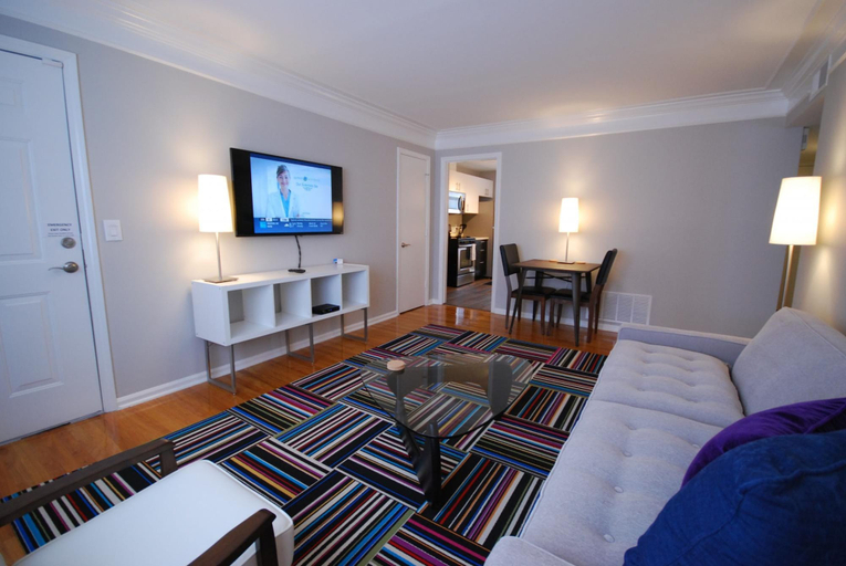 Room 3, B1bl Cute Condo Walkable to Midtown 1 Block From Marta, Atlanta