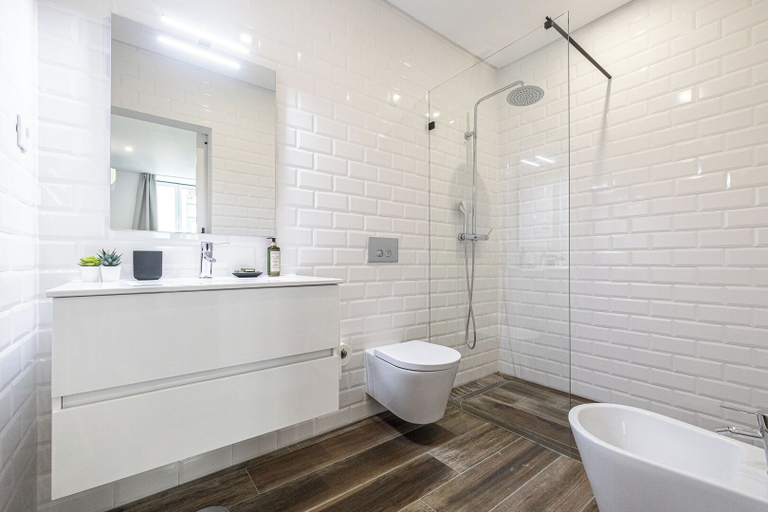 Bathroom 3, Roots Apartments, Faro