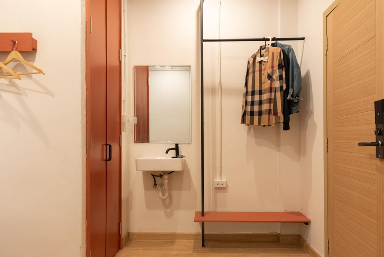 Bathroom 3, Samyan Story Boutique Hotel, Bang Rak