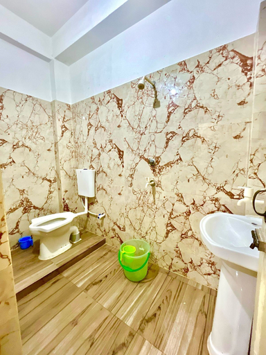 Bathroom, Hotel Nilamber By GRB, Nagaon