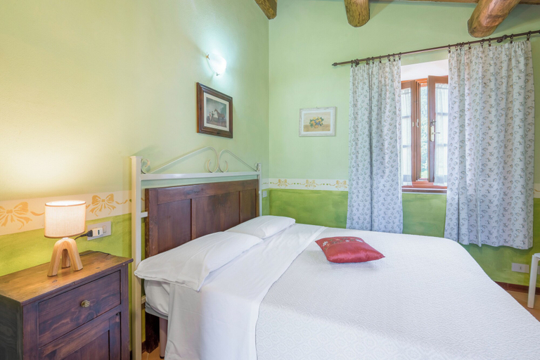 Bedroom 2, La Vecchia Fornace La Piastra Apartments, Pistoia