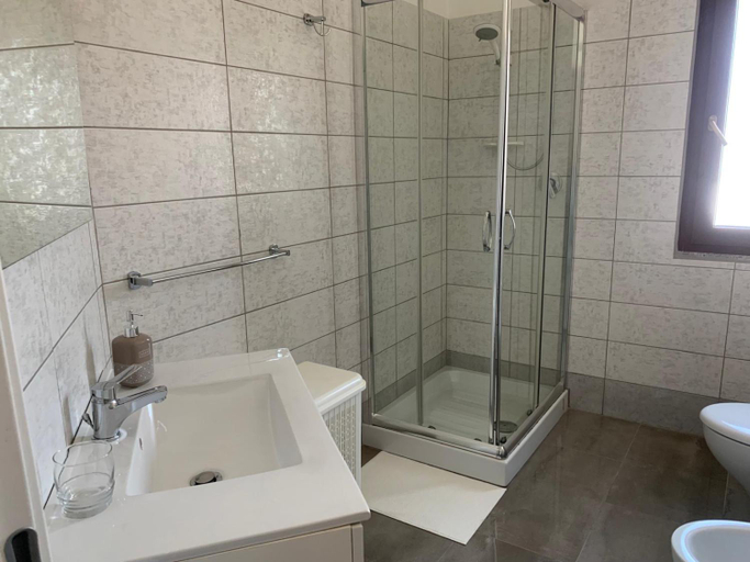 Bathroom 4, Case Raggio di Sole, Nuoro