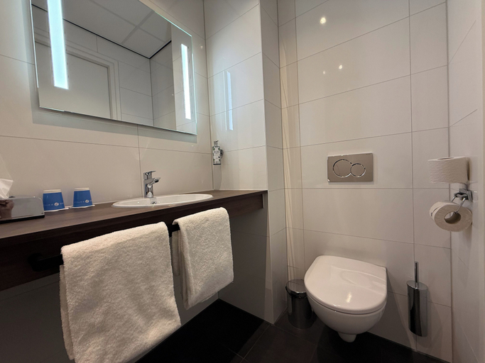 Bathroom 4, Fletcher Hotel Restaurant Parkstad-Zuid Limburg, Heerlen
