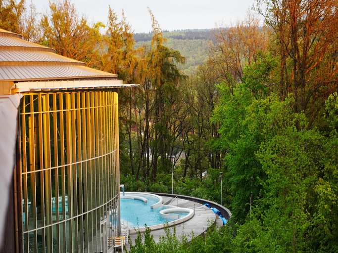 Sport & Beauty, Ardennes villa with riverside garden and views, Liège