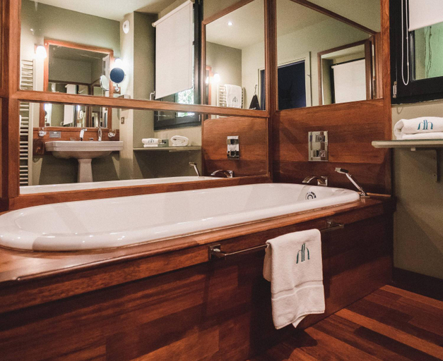Bathroom, Hotel Ville d'Hiver, Gironde