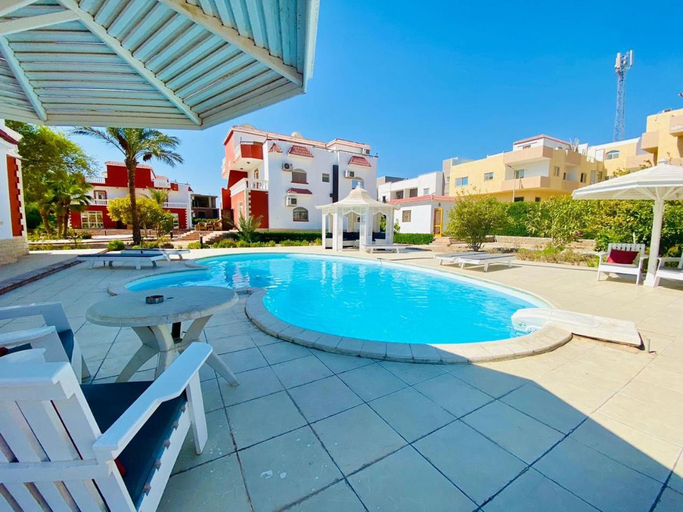 Others 3, One room in a compound with the swimming pool, Al-Ghurdaqah