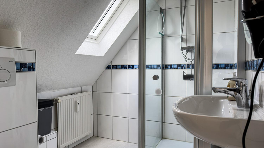 Bathroom 1, Le Apartments, Hamburg