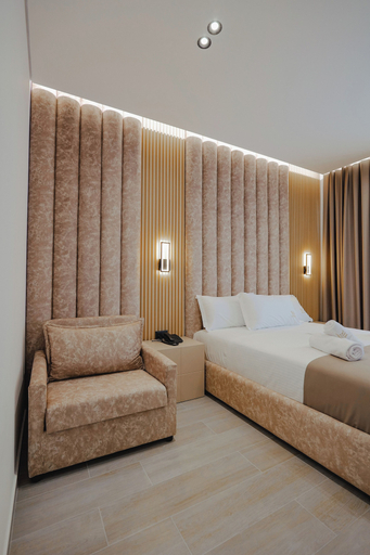 Bedroom 4, The Lord's Garden, Sarandës