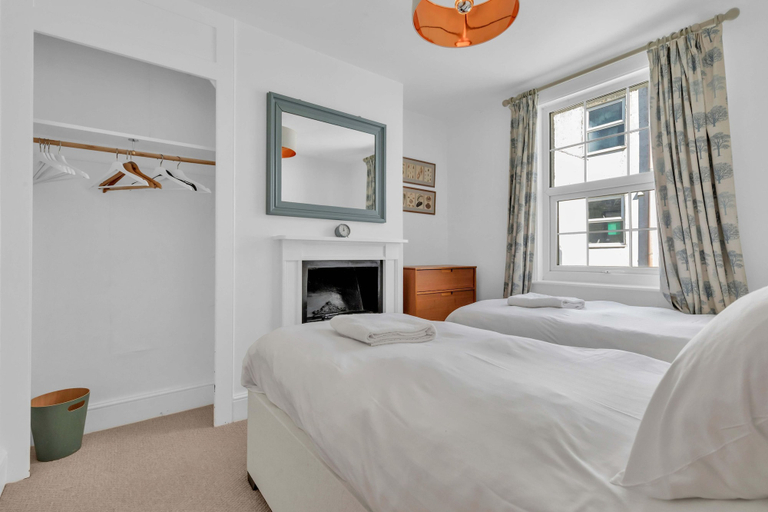 Room 5, Mill Cottage By My Getaways, Brighton and Hove