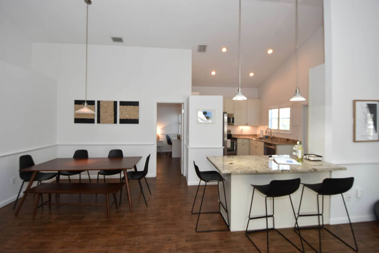 Room 5, Sea Colony Cottage - Beachside Cottage in Beachfront Community w Pool, Flagler